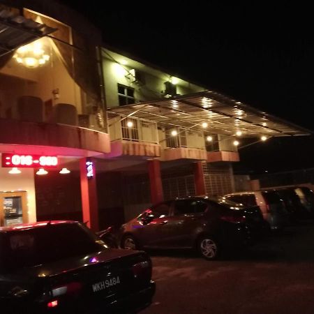 Daisyinn Budget Hotel Kuala Terengganu Кампонг Гонг Бадак Екстер'єр фото