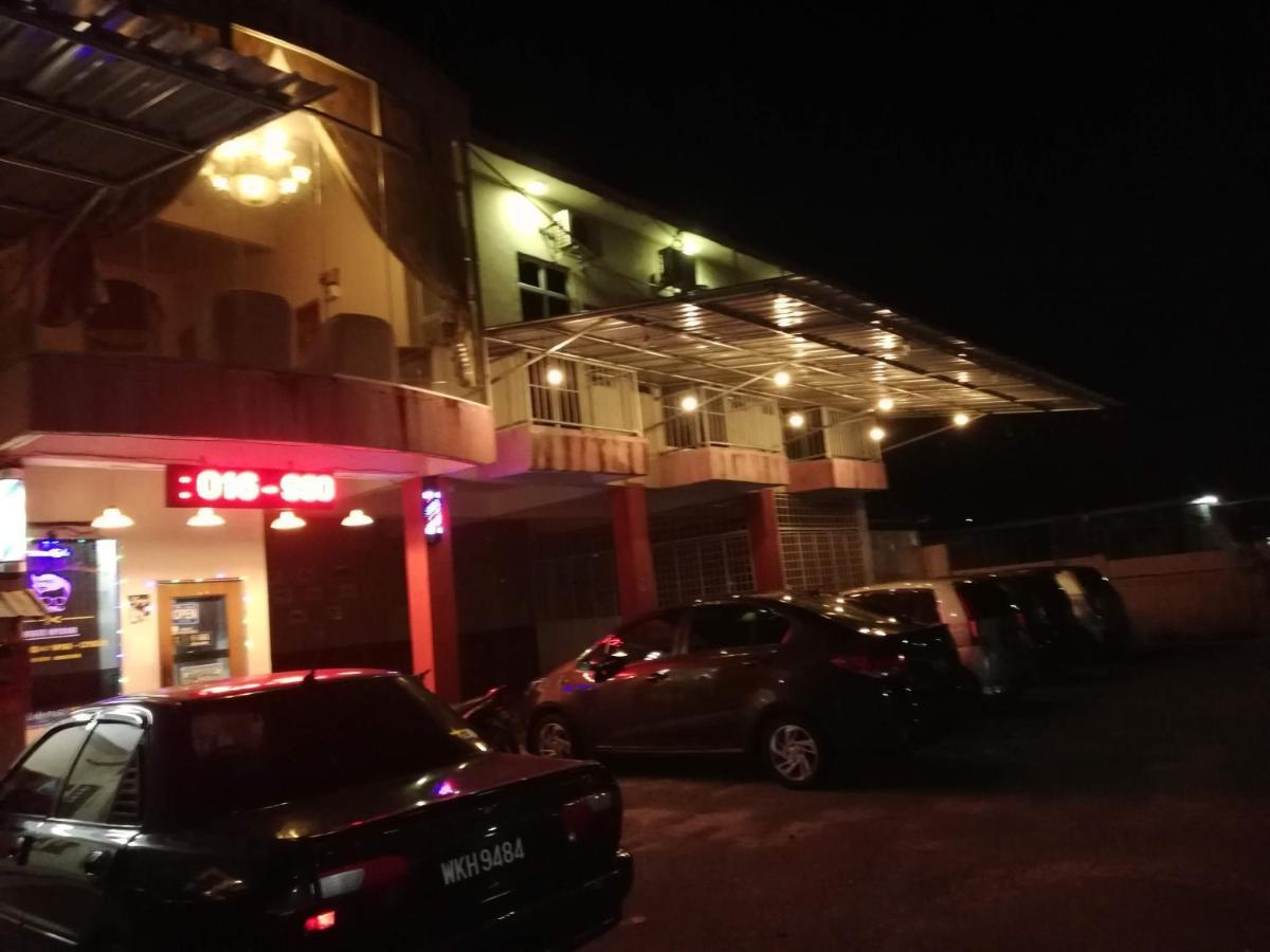 Daisyinn Budget Hotel Kuala Terengganu Кампонг Гонг Бадак Екстер'єр фото