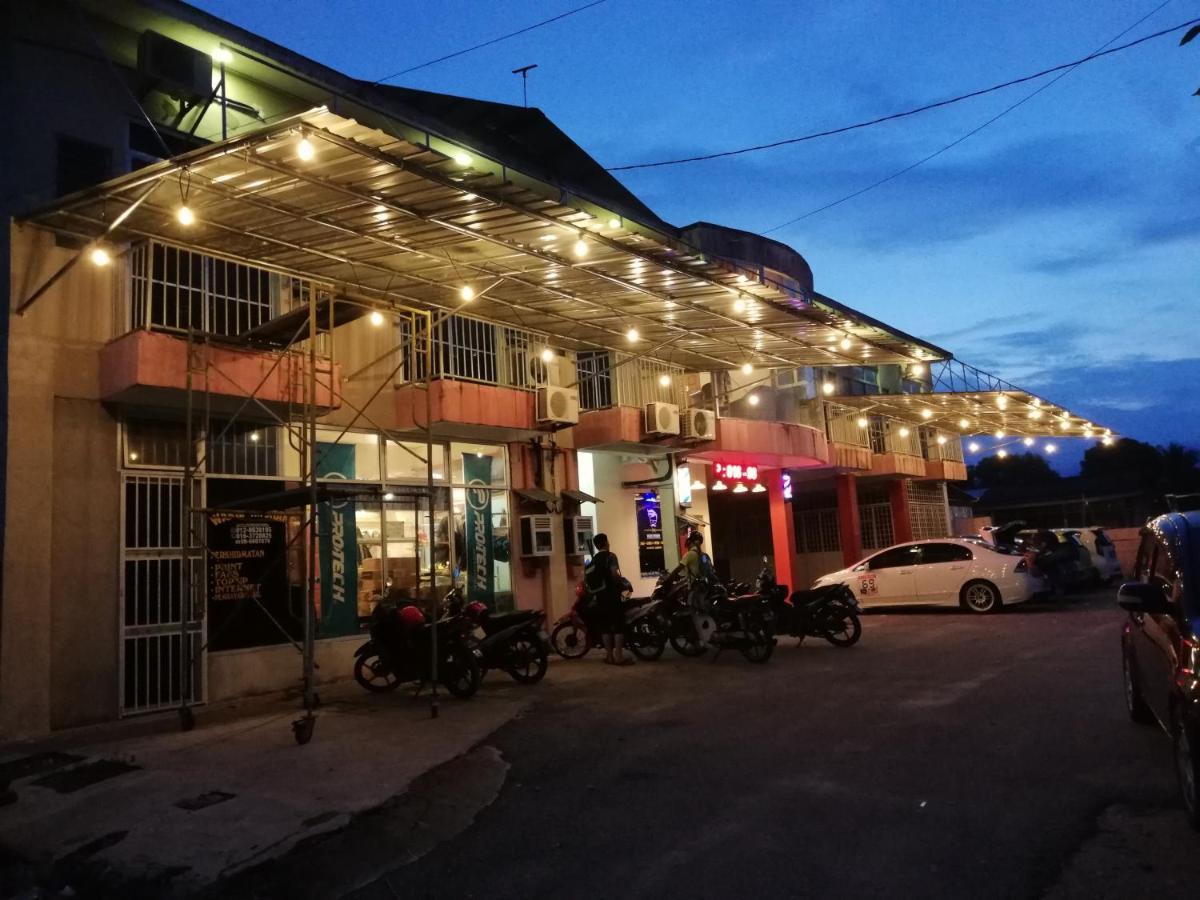 Daisyinn Budget Hotel Kuala Terengganu Кампонг Гонг Бадак Екстер'єр фото